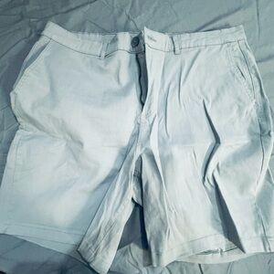 Saks Fifth Avenue flat front chino shorts in light grey